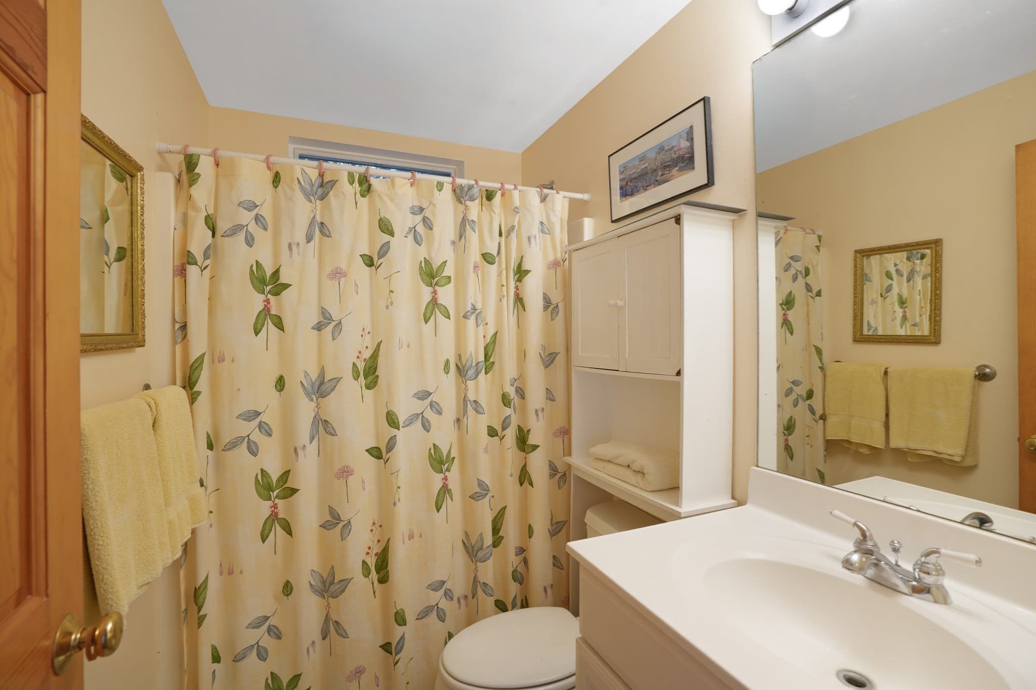 Single Family Residence at 22 Old Lighthouse Road, Tisbury MA 02568, photo 15 of 30