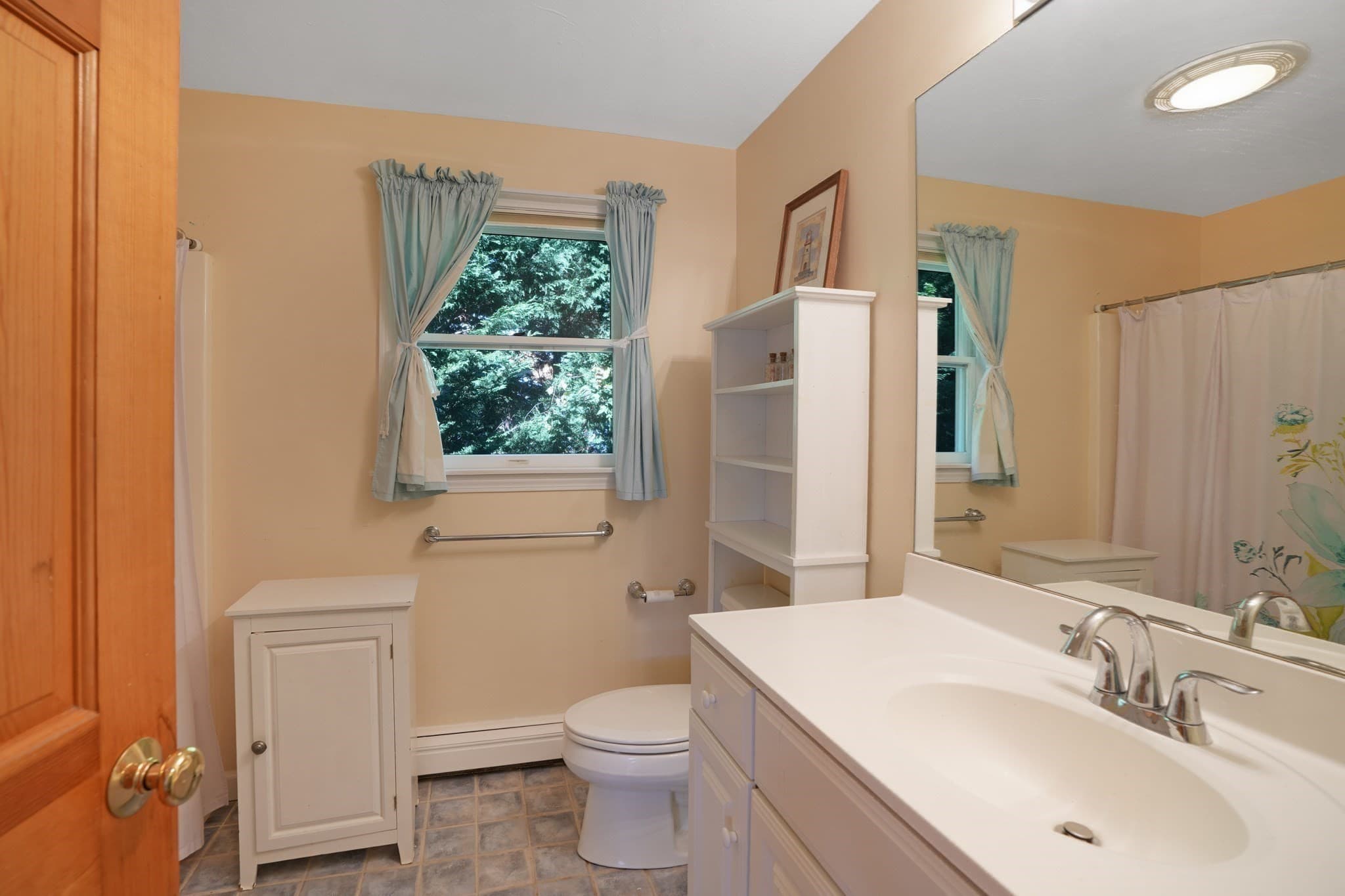 Single Family Residence at 22 Old Lighthouse Road, Tisbury MA 02568, photo 19 of 30