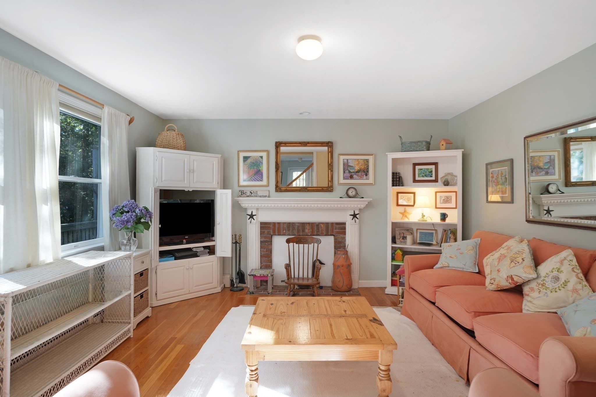 Single Family Residence at 22 Old Lighthouse Road, Tisbury MA 02568, photo 8 of 30