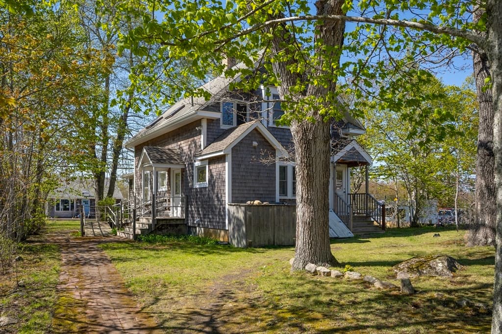 Commercial Sale at 378 State Rd, Tisbury MA 02568, photo 2 of 19