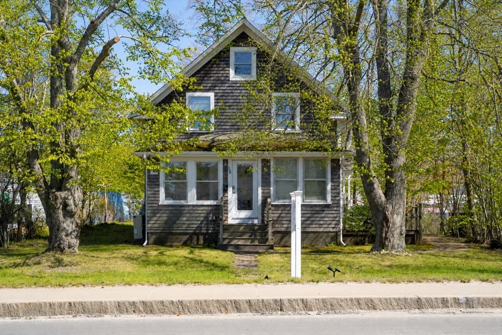 378 State Rd, Tisbury MA 02568