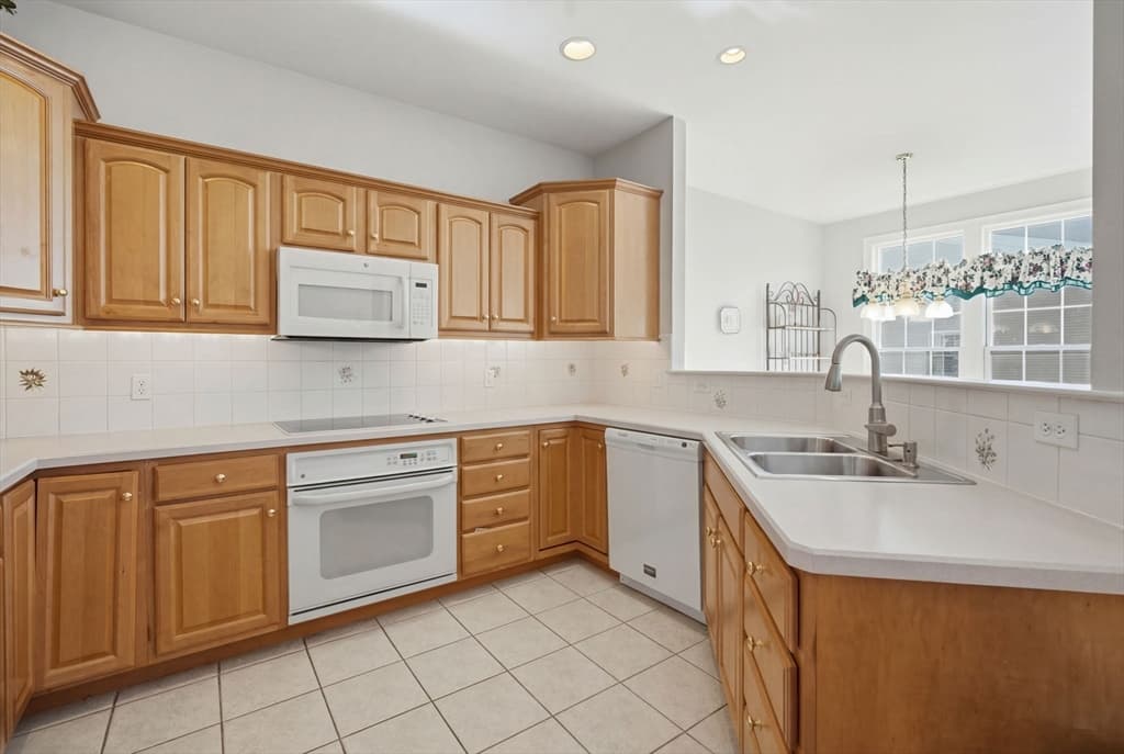 Condominium at 1 Aspen Dr # 1, Wilbraham MA 01095, photo 9 of 37