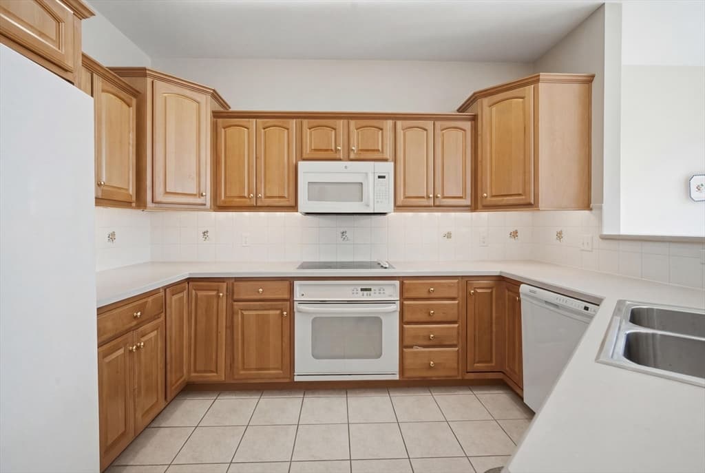 Condominium at 1 Aspen Dr # 1, Wilbraham MA 01095, photo 10 of 37