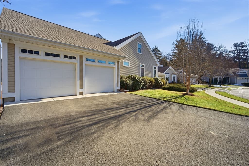 Condominium at 1 Aspen Dr # 1, Wilbraham MA 01095, photo 4 of 37