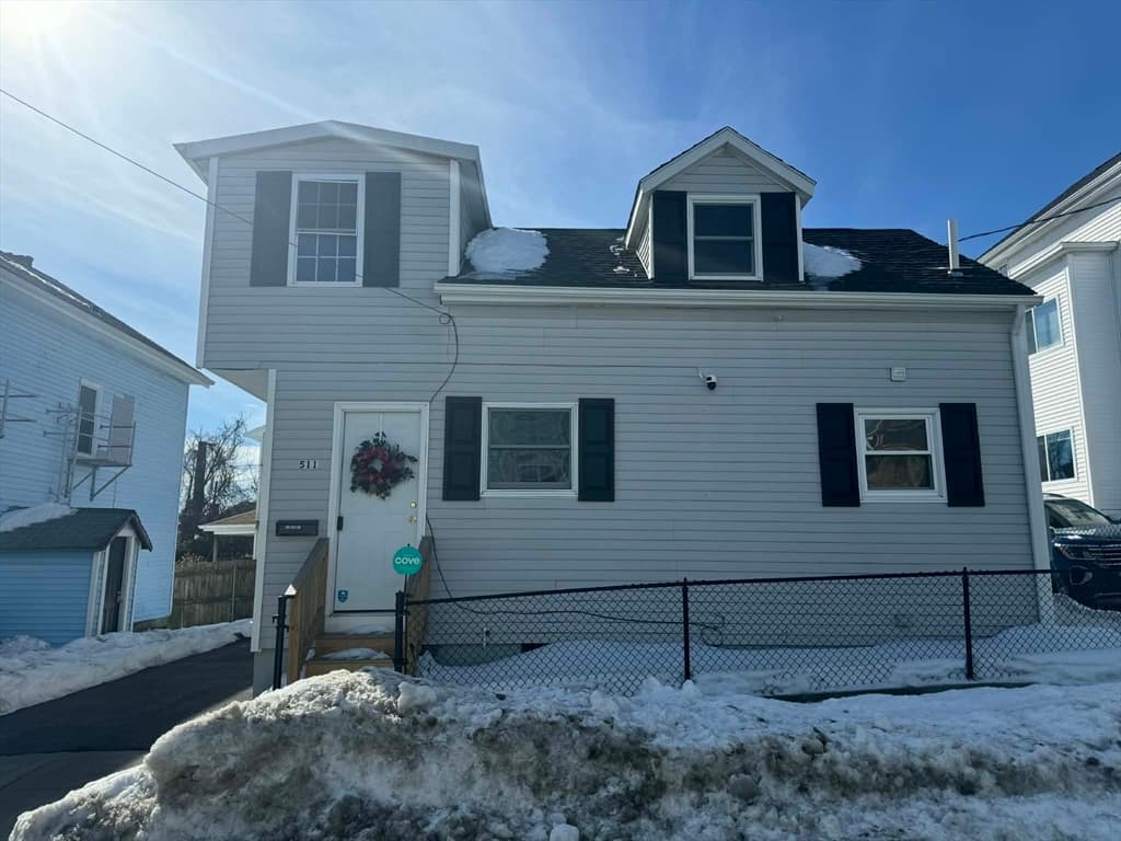 511 Bank St, Fall River MA 02720