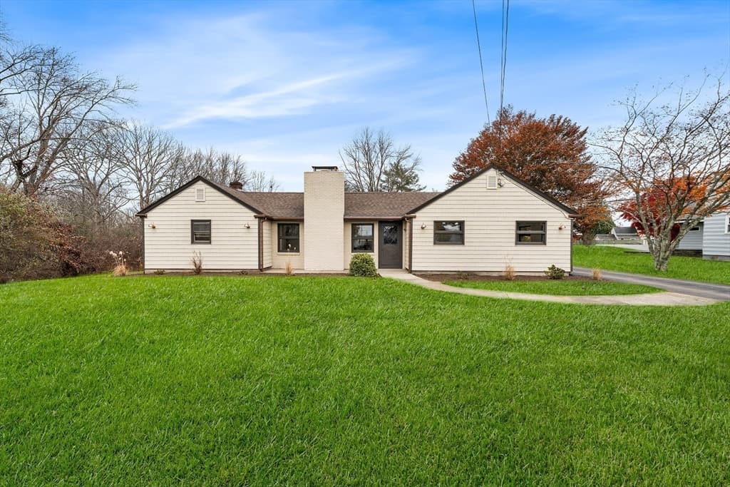 Single Family Residence at 195 Barney, Rehoboth MA 02769, photo 2 of 37