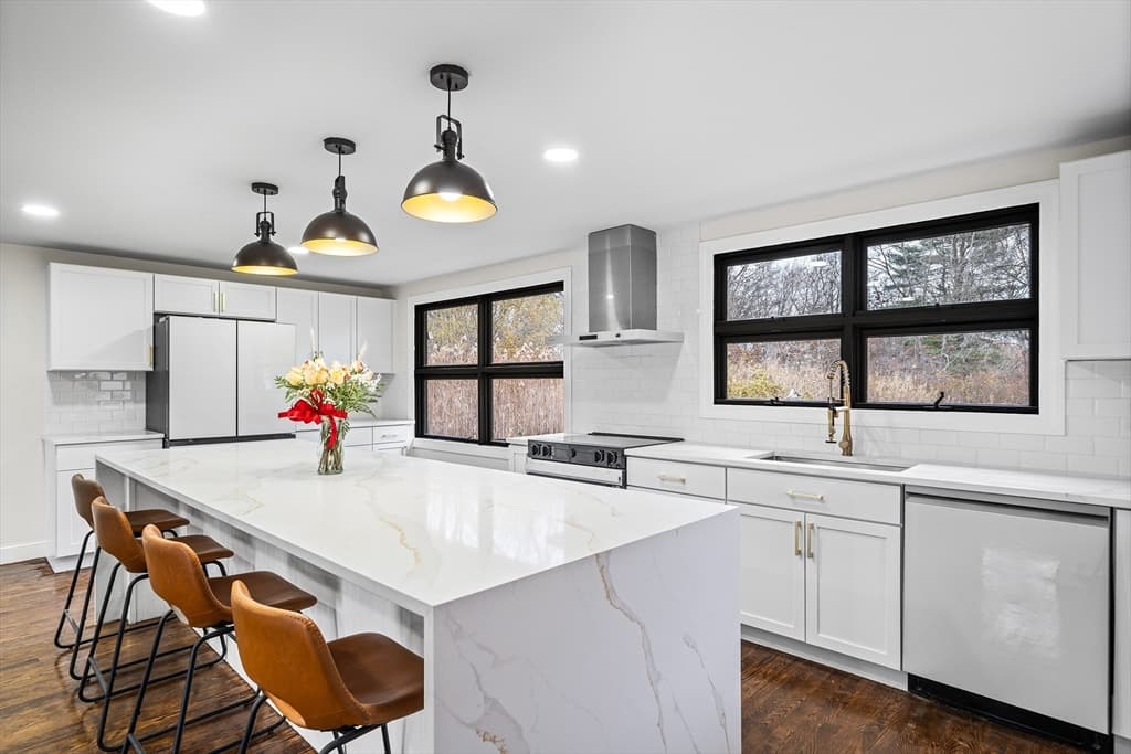 Single Family Residence at 195 Barney, Rehoboth MA 02769, photo 12 of 37