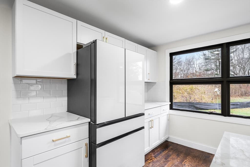 Single Family Residence at 195 Barney, Rehoboth MA 02769, photo 7 of 37