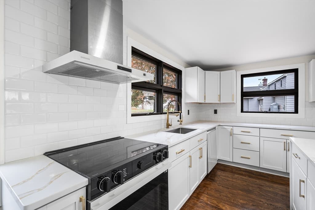 Single Family Residence at 195 Barney, Rehoboth MA 02769, photo 8 of 37