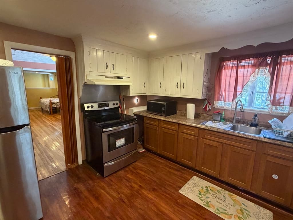 Single Family Residence at 845 Stafford St, Leicester MA 01542, photo 2 of 35