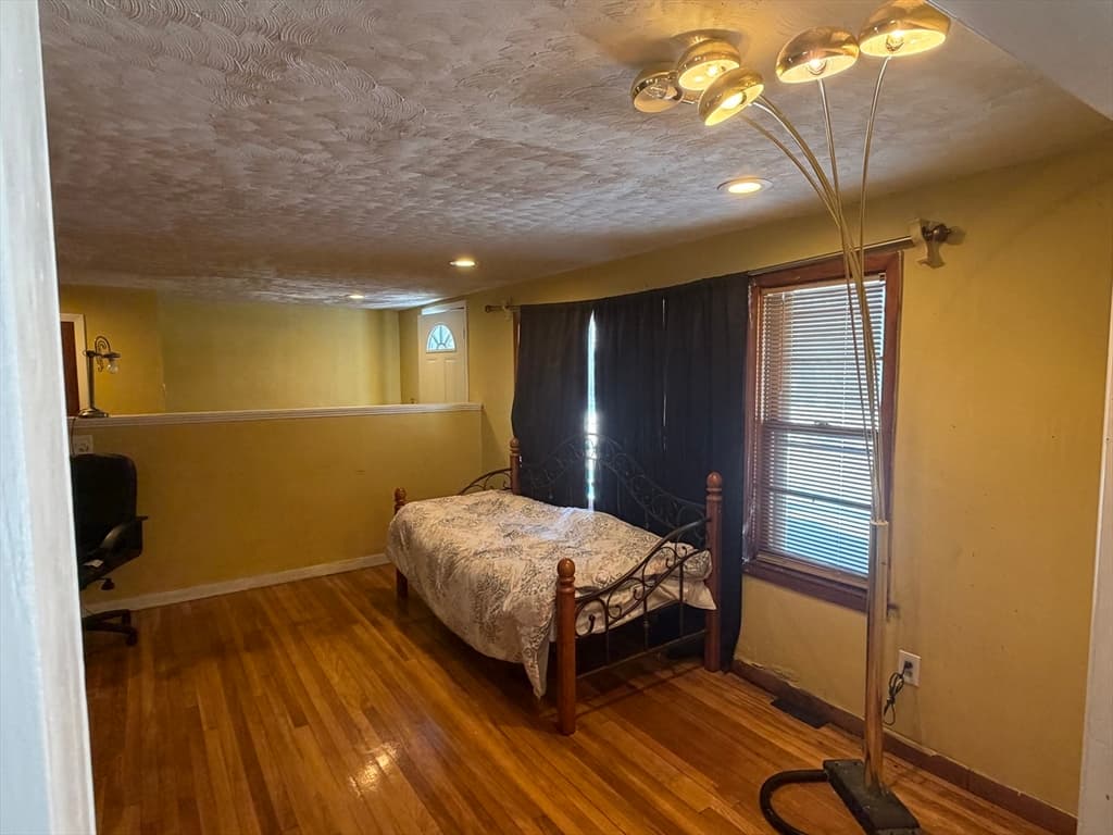 Single Family Residence at 845 Stafford St, Leicester MA 01542, photo 6 of 35