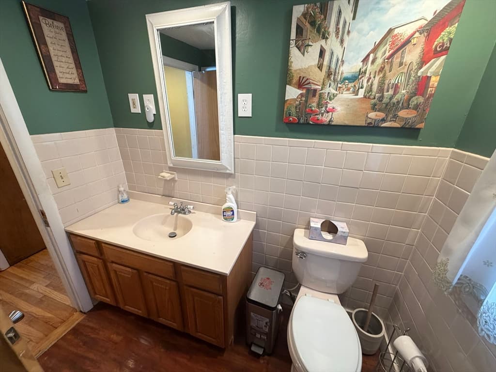 Single Family Residence at 845 Stafford St, Leicester MA 01542, photo 13 of 35