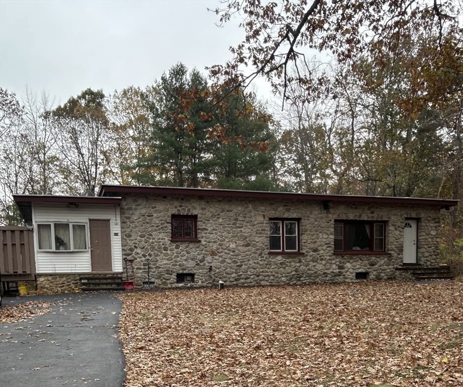 845 Stafford St, Leicester MA 01542