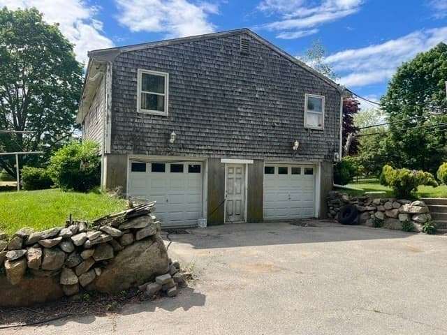 Single Family Residence at 343 Old Bedford Rd, Westport MA 02790, photo 19 of 35