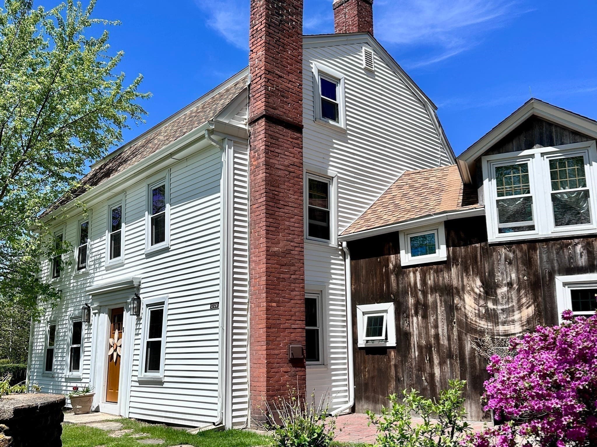 Single Family Residence at 5 Putnam Hill Rd, Sutton MA 01590, photo 2 of 42