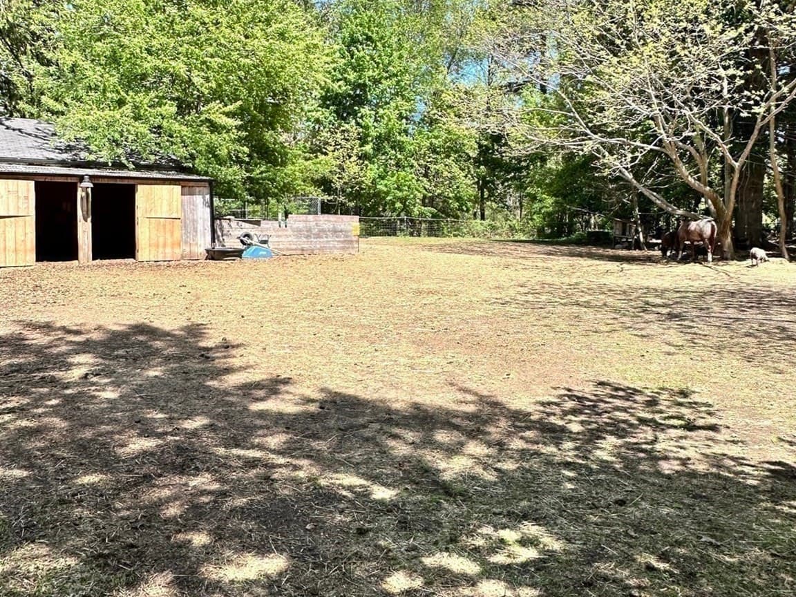 Single Family Residence at 5 Putnam Hill Rd, Sutton MA 01590, photo 33 of 42