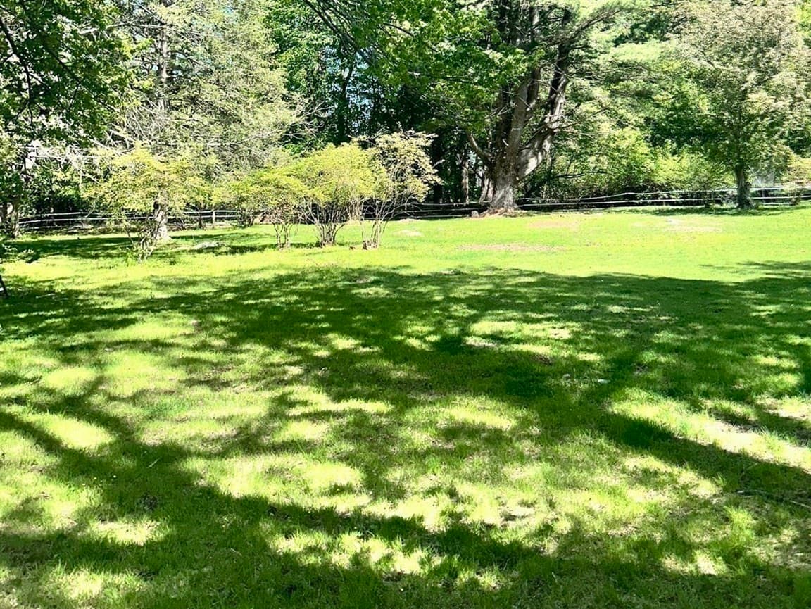 Single Family Residence at 5 Putnam Hill Rd, Sutton MA 01590, photo 35 of 42