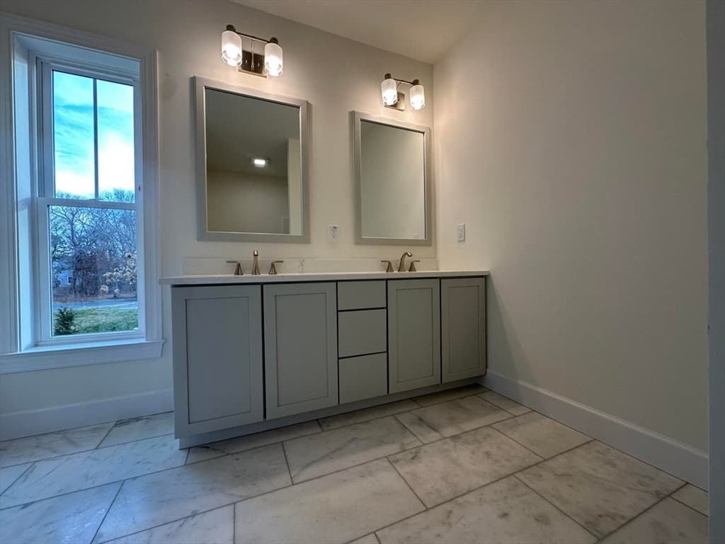 Single Family Residence at 29 Parkers Neck Rd, Yarmouth MA 02664, Yarmouth, photo 27 of 33