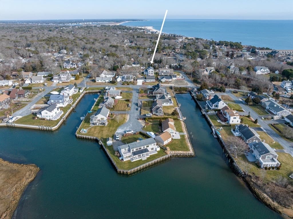 Single Family Residence at 29 Parkers Neck Rd, Yarmouth MA 02664, Yarmouth, photo 7 of 33