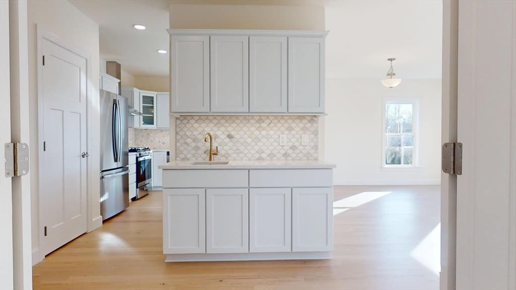 Single Family Residence at 29 Parkers Neck Rd, Yarmouth MA 02664, Yarmouth, photo 11 of 33