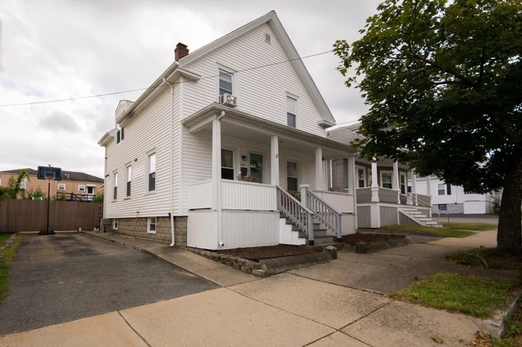 148 Princeton St, New Bedford MA 02745