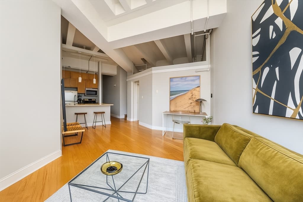 12 Stoneholm St # 423, Boston MA 02115