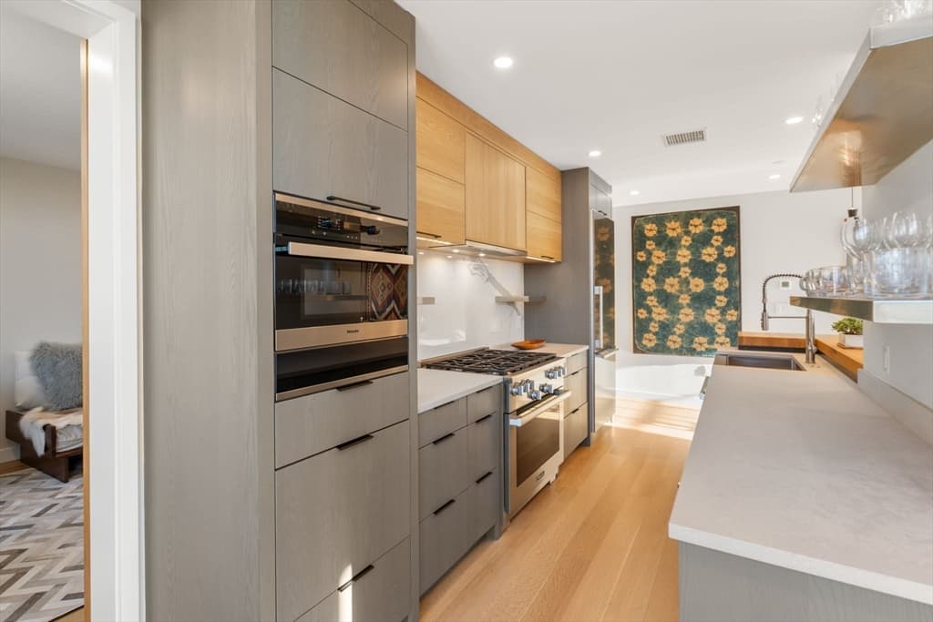 Condominium at 76 Wareham St, Boston MA 02118, photo 6 of 37