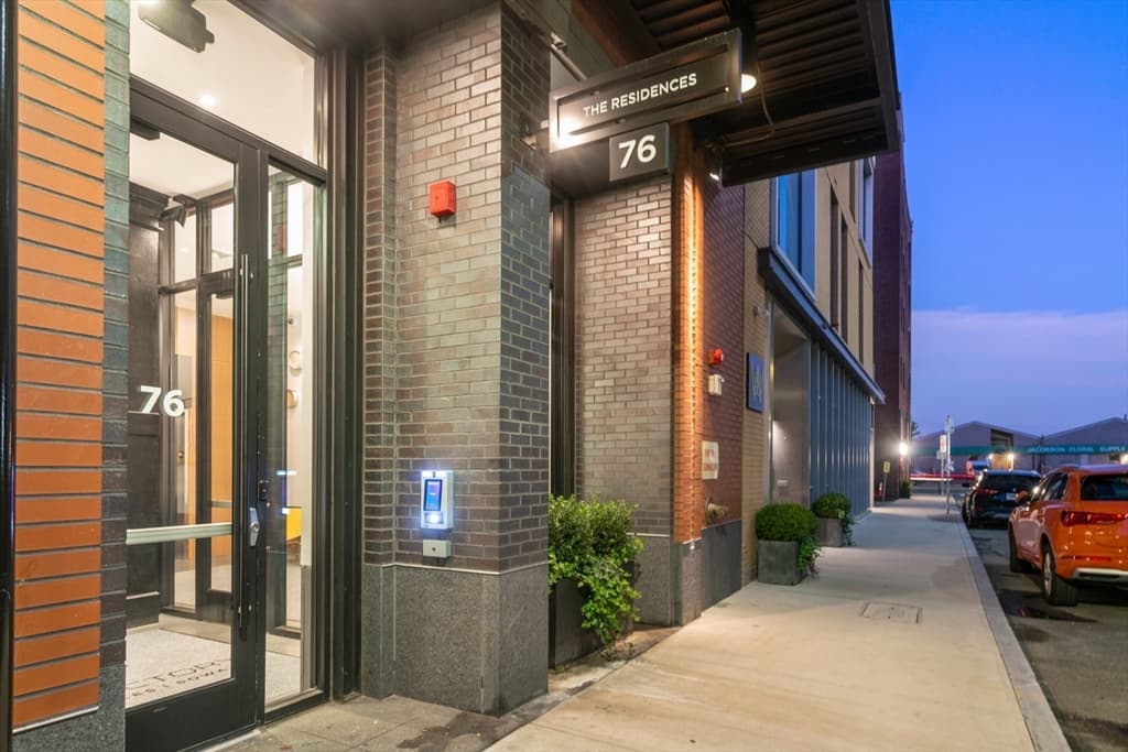Condominium at 76 Wareham St, Boston MA 02118, photo 36 of 37