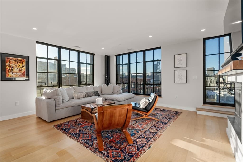 Condominium at 76 Wareham St, Boston MA 02118, photo 10 of 37