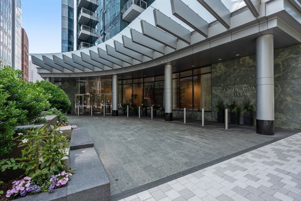 Condominium at 22 Liberty Drive # 2F, Boston MA 02210, photo 20 of 28