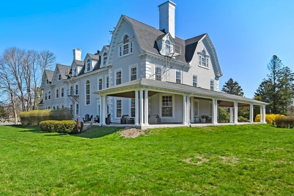 824 Tucker Rd, Dartmouth MA 02747 photo 2