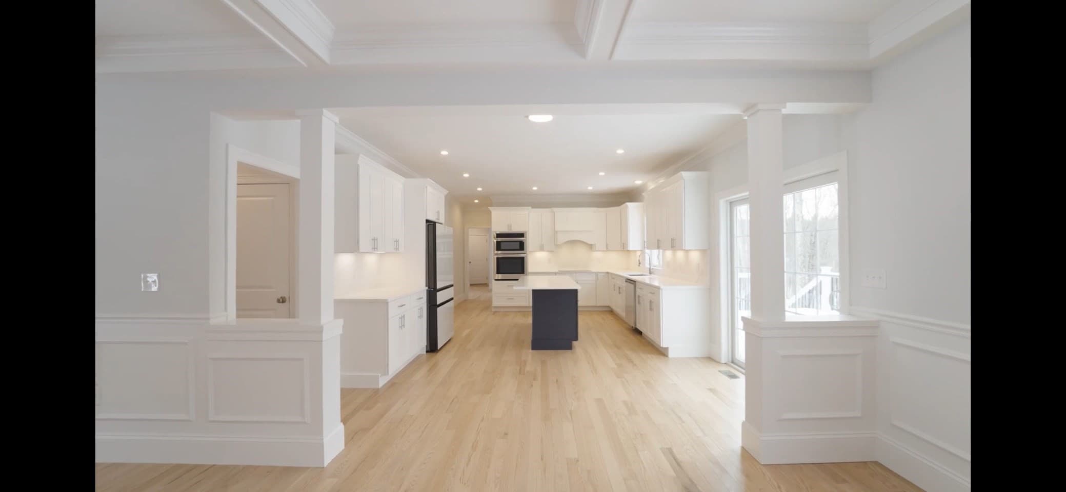 Single Family Residence at 90 Windstone Dr, Northbridge MA 01534, photo 5 of 9