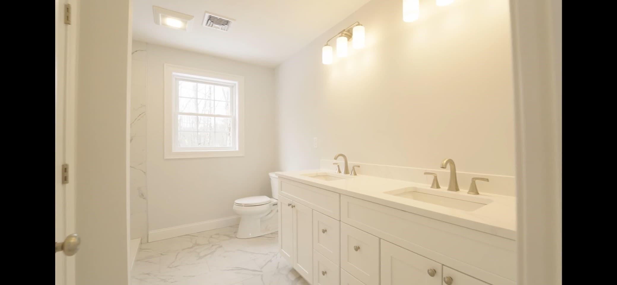 Single Family Residence at 90 Windstone Dr, Northbridge MA 01534, photo 8 of 9