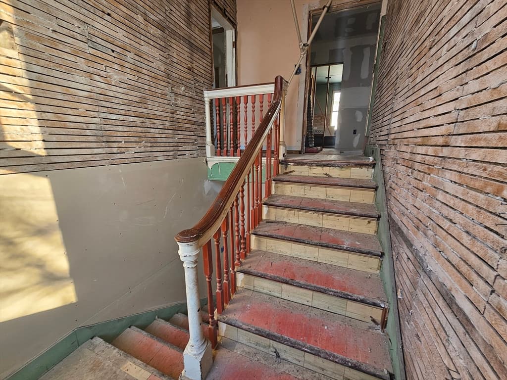 Single Family Residence at 15 Buel St, Pittsfield MA 01201, Pittsfield, photo 14 of 31