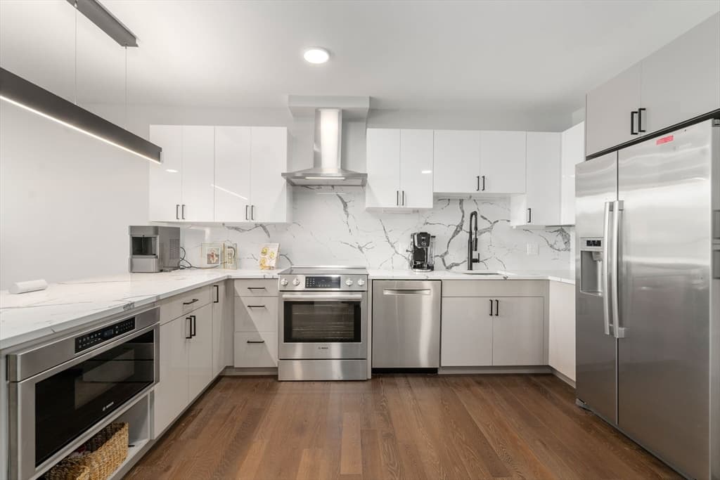 Condominium at 68 Los Angeles, Newton MA 02458, photo 13 of 27