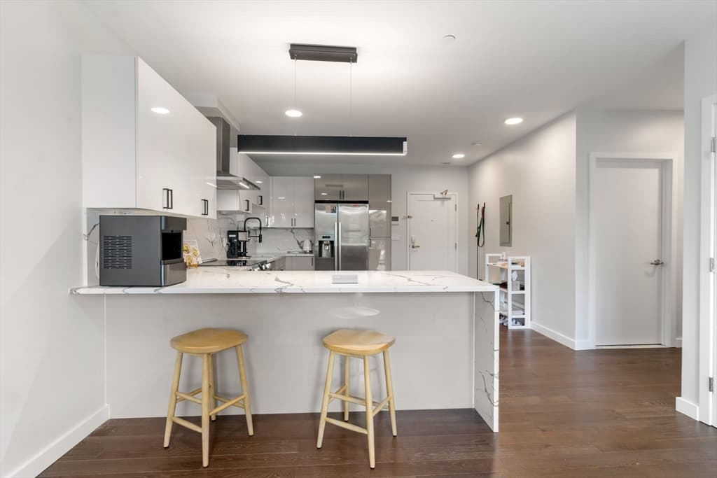 Condominium at 68 Los Angeles, Newton MA 02458, photo 12 of 27