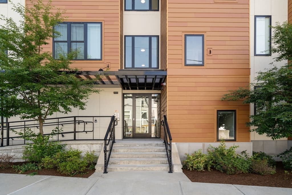 Condominium at 68 Los Angeles, Newton MA 02458, photo 3 of 27