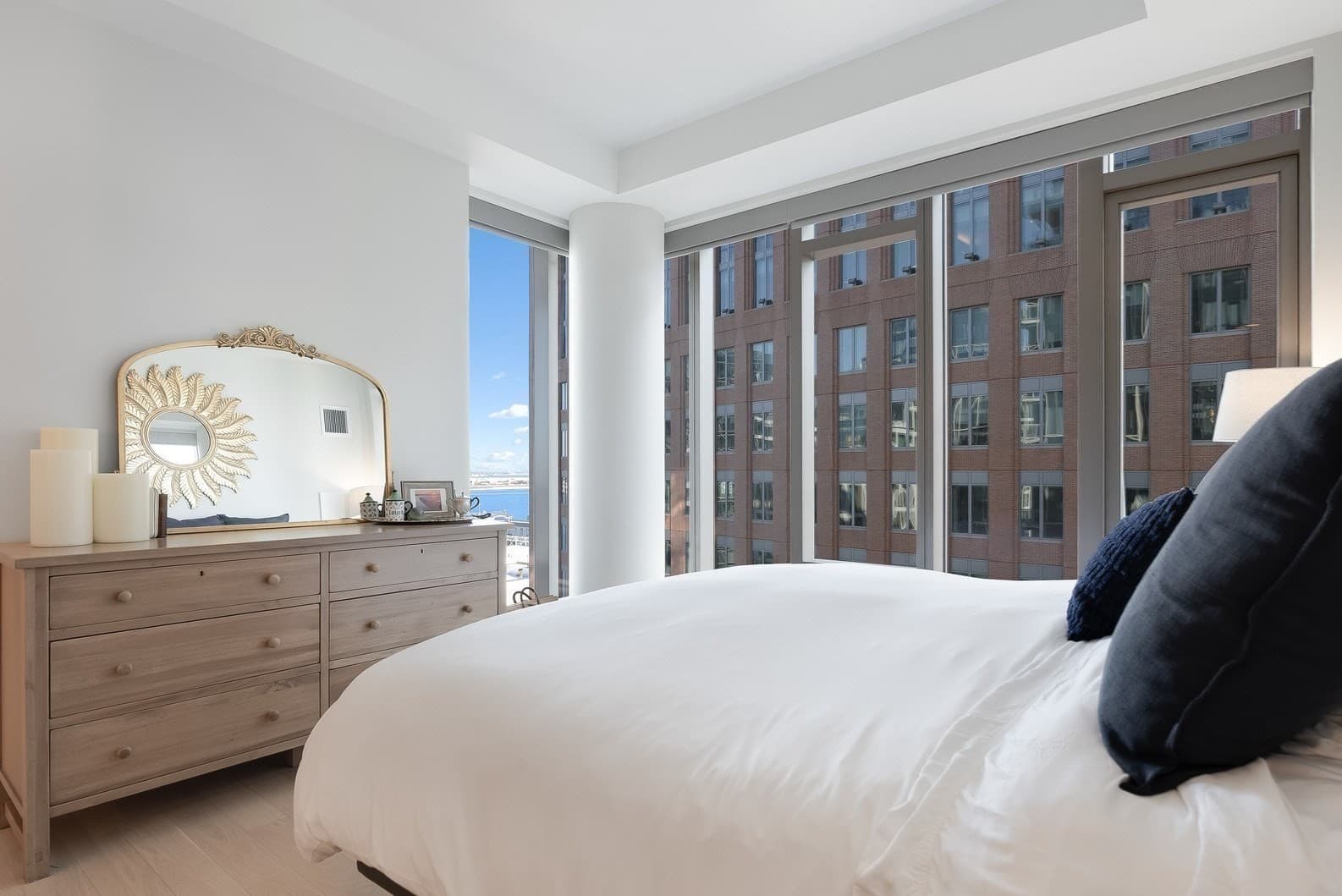 Condominium at 135 Seaport Blvd # 1806, Boston MA 02210, photo 17 of 39