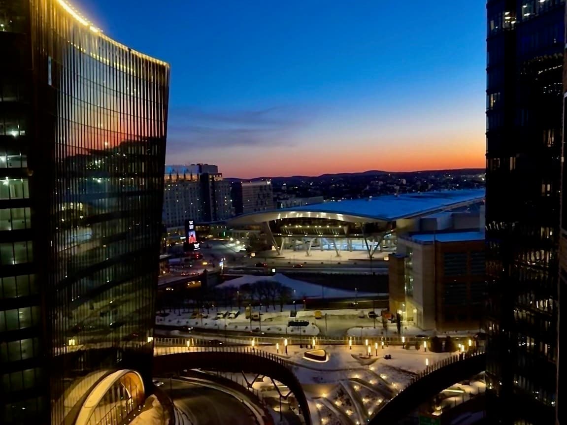 Condominium at 135 Seaport Blvd # 1806, Boston MA 02210, photo 12 of 39