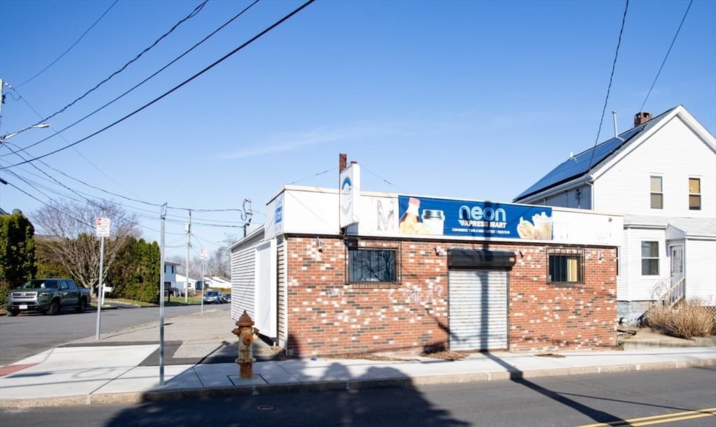 1555 Stafford Rd, Fall River MA 02721