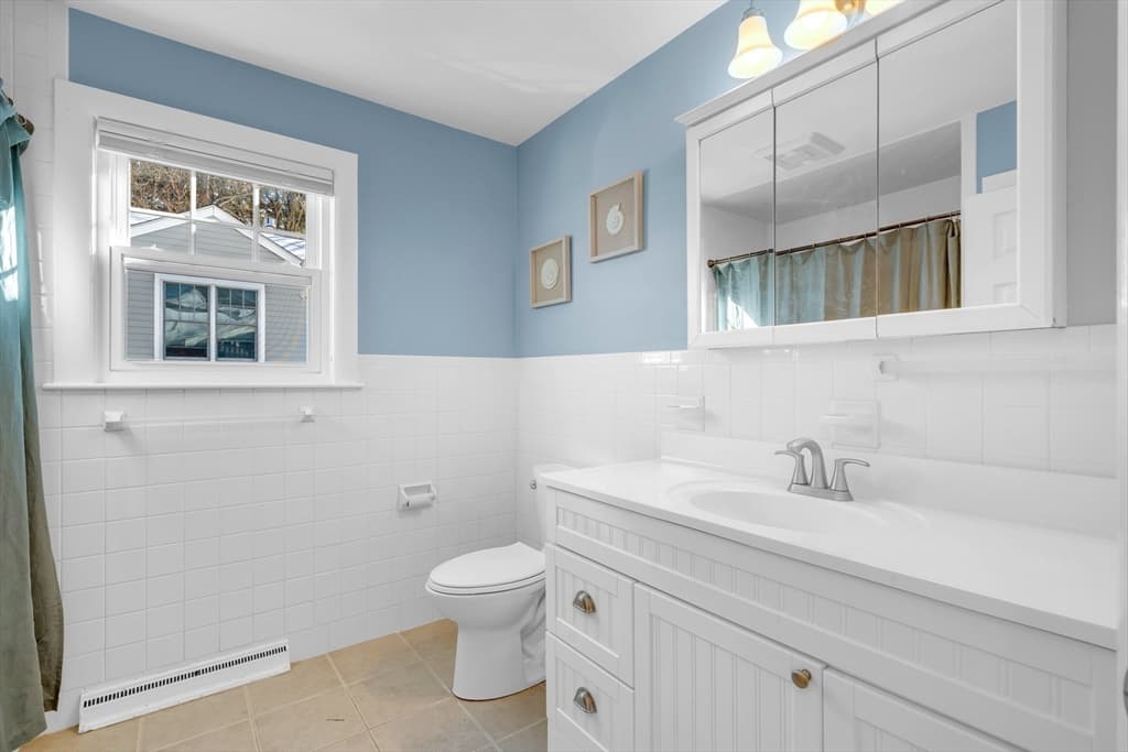 Single Family Residence at 6 Smith Ln # 6, Manchester MA 01944, Manchester, photo 23 of 38