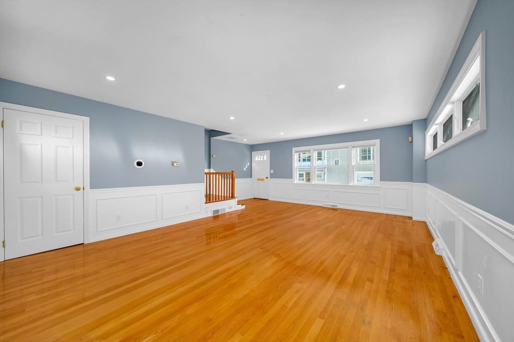 Condominium at 6 Smith Ln # 6, Manchester MA 01944, Manchester, photo 29 of 32
