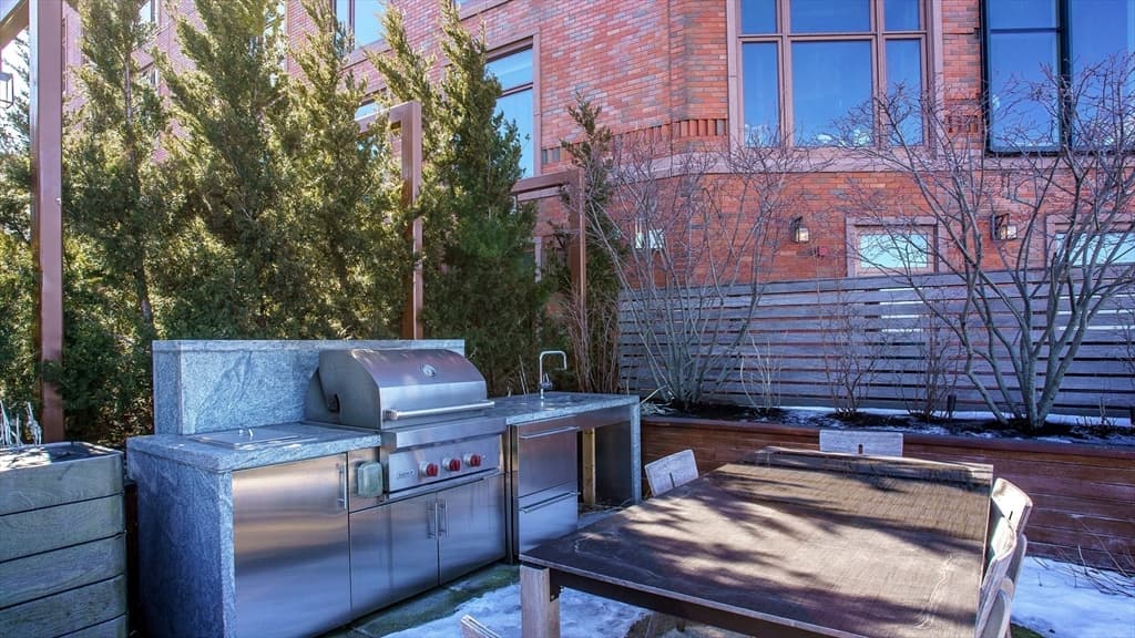 Condominium at 100 Lovejoy Wharf # H, Boston MA 02114, photo 18 of 27