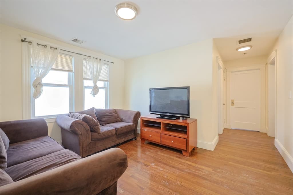 2 Family - 2 Units Up/Down at 96 Mansfield St, Framingham MA 01702, Framingham, photo 14 of 39