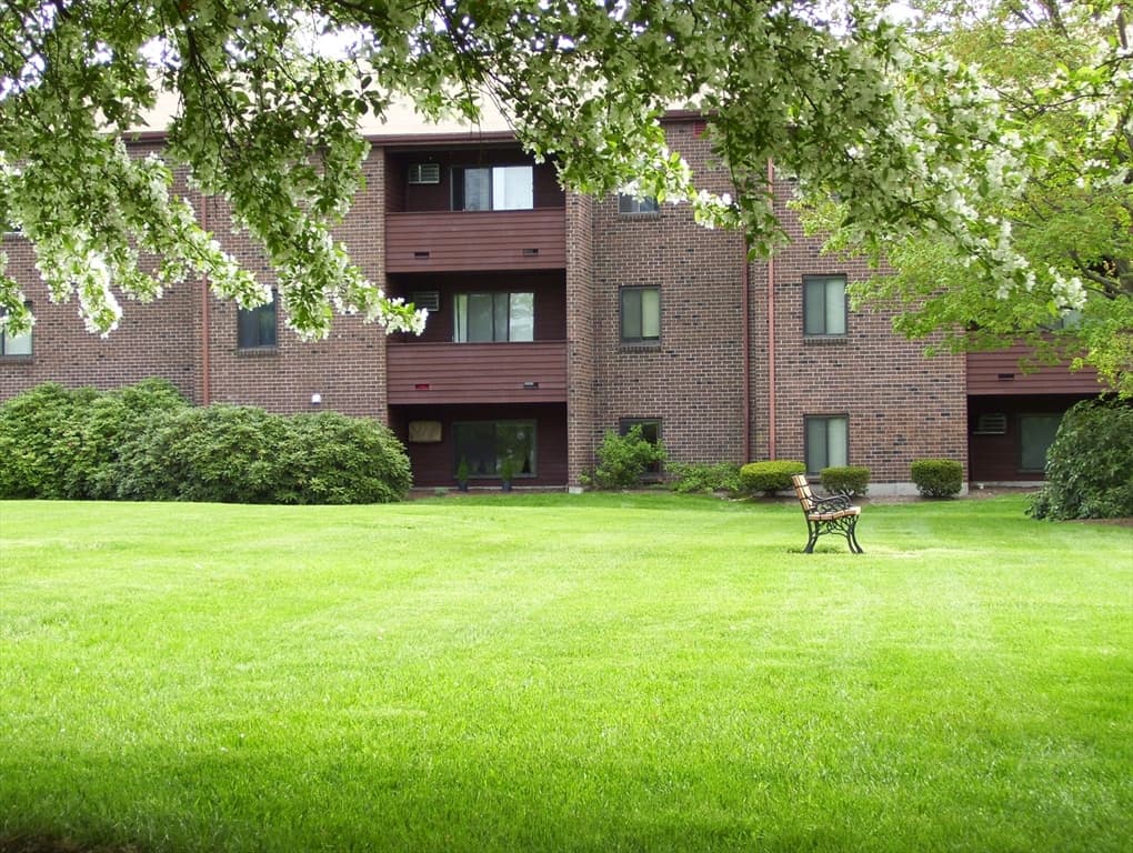 Condominium at 15 Davis # b8, Acton MA 01720, Acton, photo 2 of 4