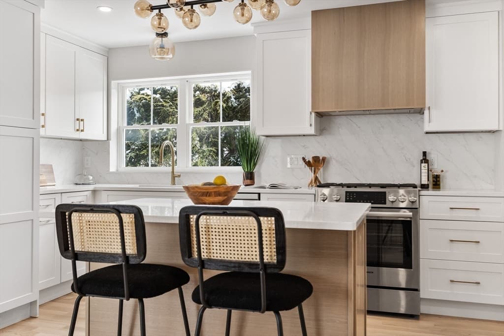 Condominium at 122 Woodruff Ave # 122, Medford MA 02155, photo 3 of 30