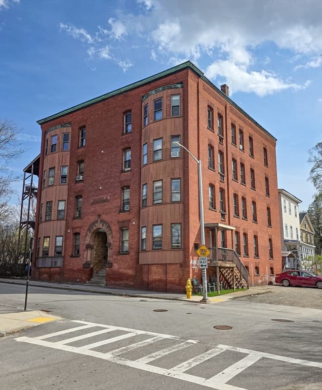 29 William St # 22, Worcester MA 01609