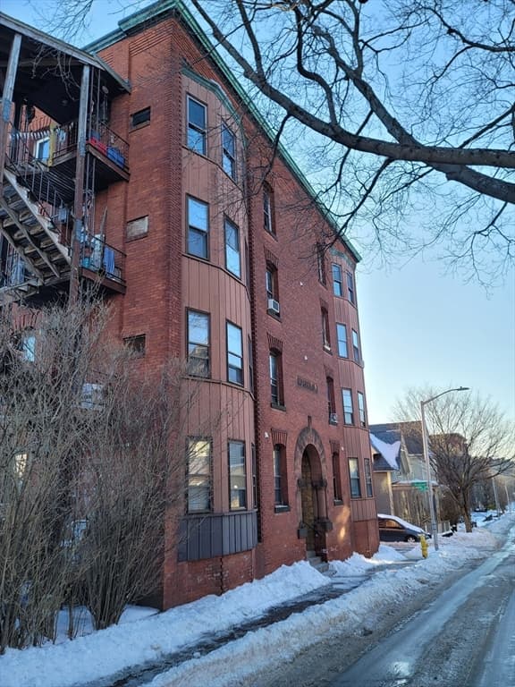 Condominium at 29 William St # 22, Worcester MA 01609, photo 9 of 14