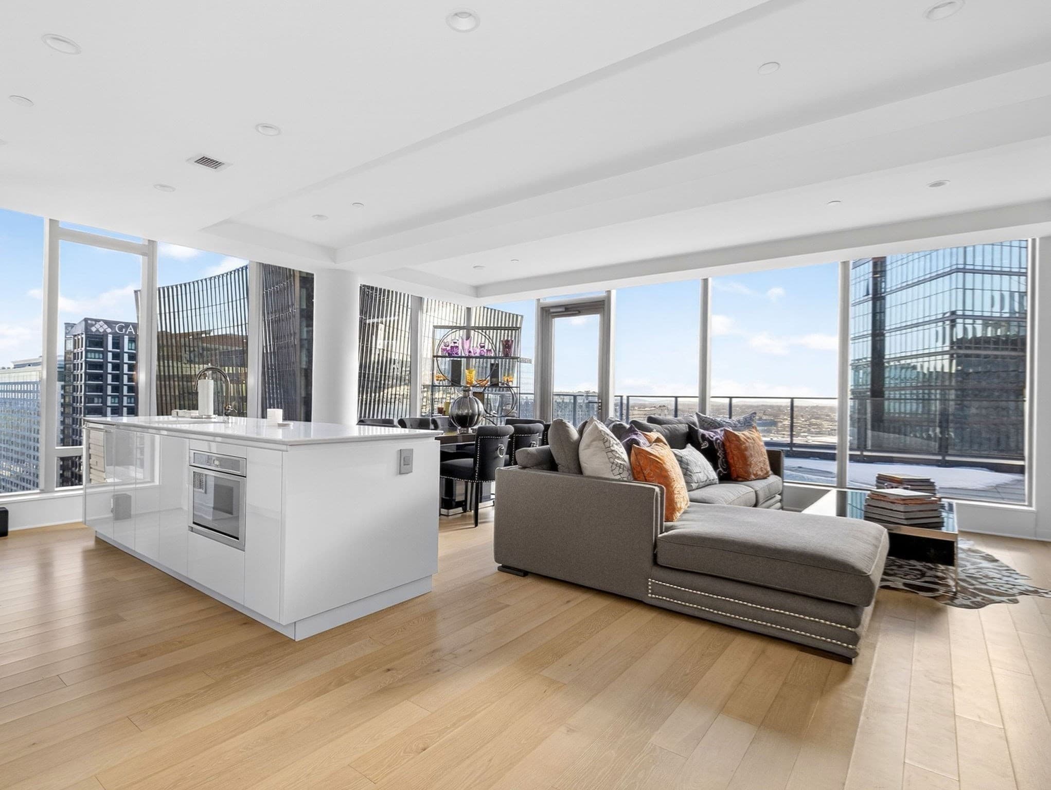 135 Seaport Blvd # 2008, Boston MA 02210