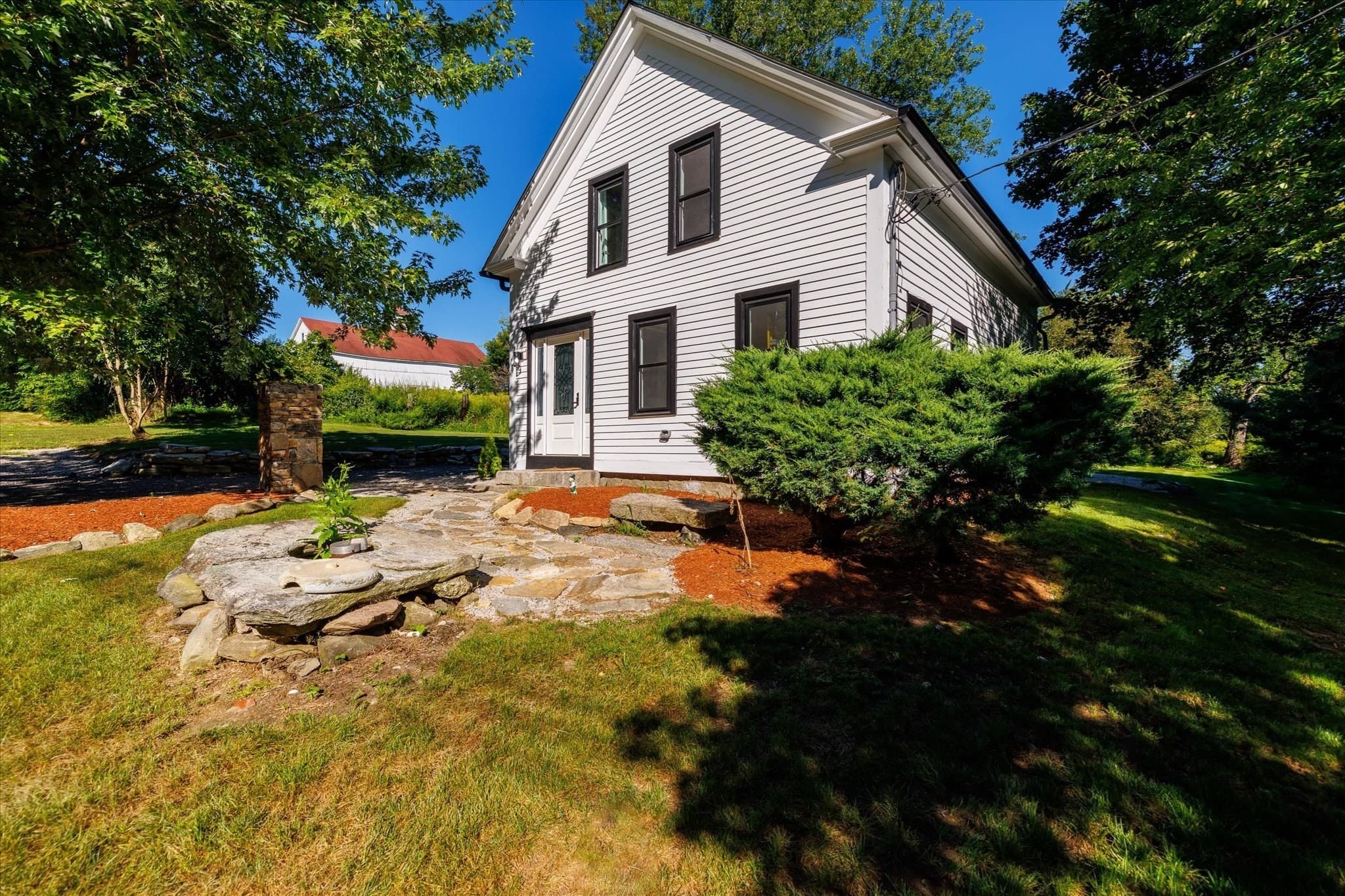 Single Family Residence at 294 Boston Road, Sutton MA 01590, photo 2 of 40
